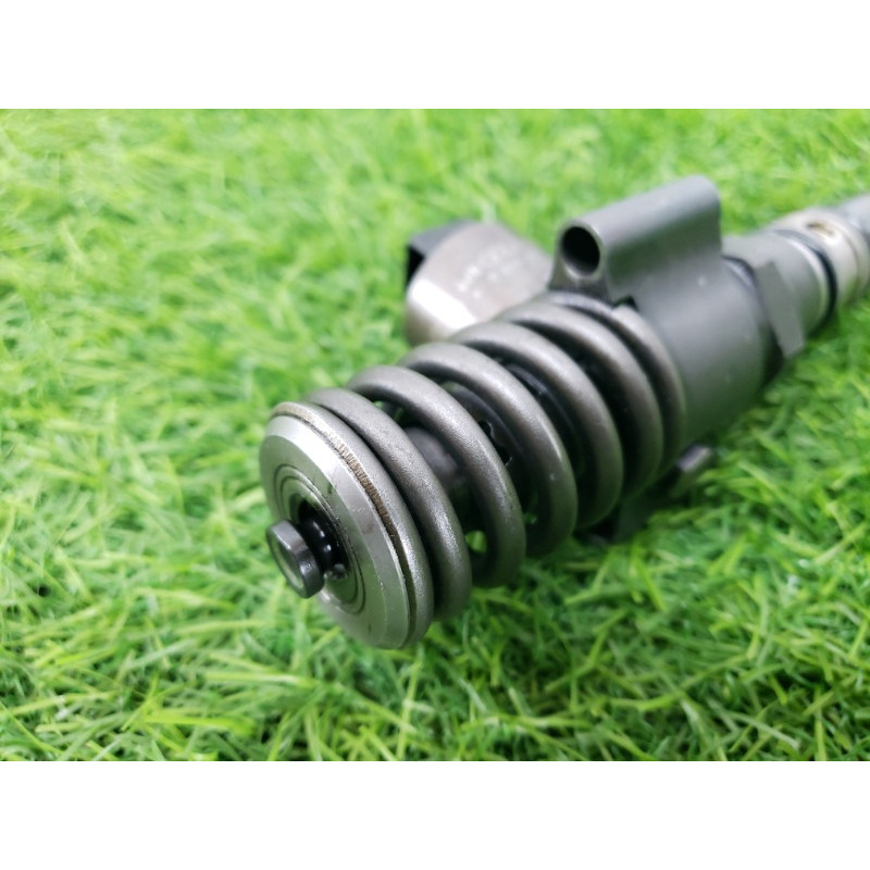 Форсунка топливная (топливная система) Volkswagen Golf 1K 2004 2.0 BKD 03G130073B