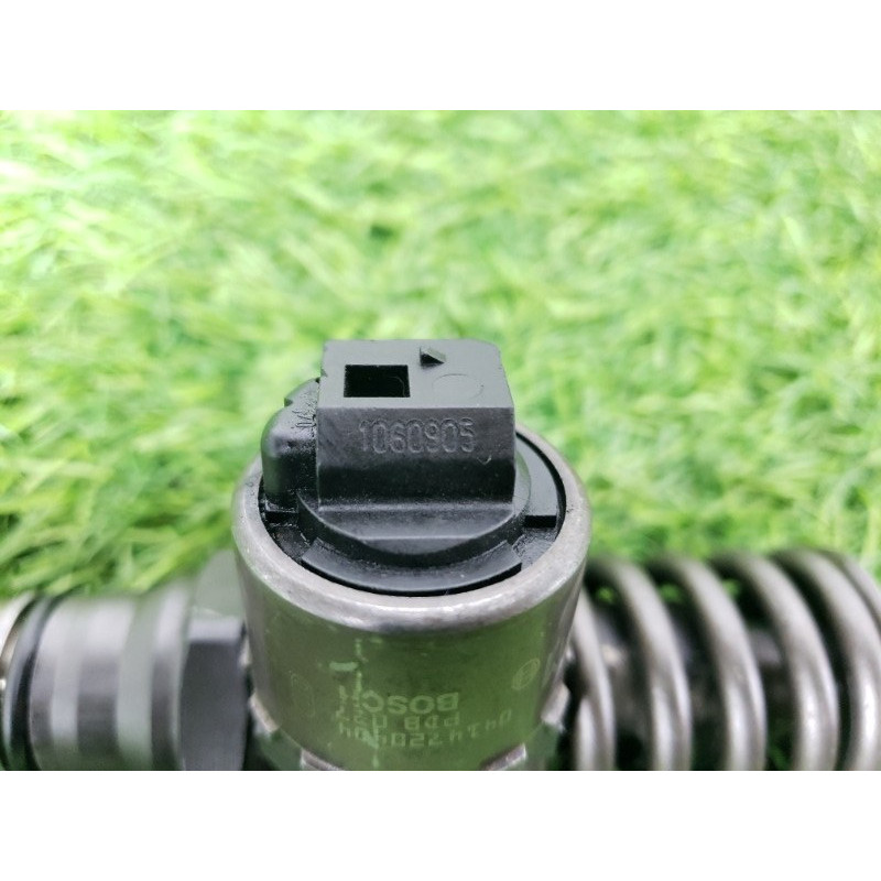 Форсунка топливная (топливная система) Volkswagen Golf 1K 2004 2.0 BKD 03G130073B