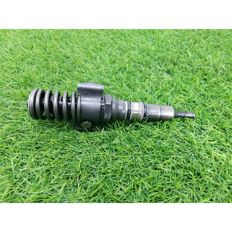 Форсунка топливная (топливная система) Volkswagen Golf 1K 2004 2.0 BKD 03G130073B