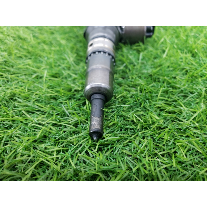 Форсунка топливная (топливная система) Volkswagen Golf 1K 2004 2.0 BKD 03G130073B