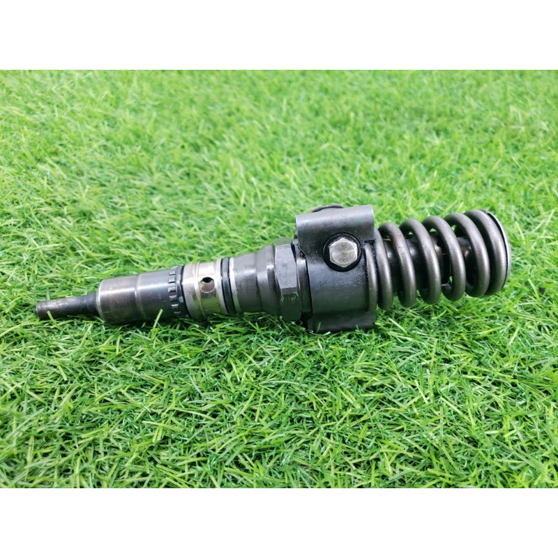 Форсунка топливная (топливная система) Volkswagen Golf 1K 2004 2.0 BKD 03G130073B