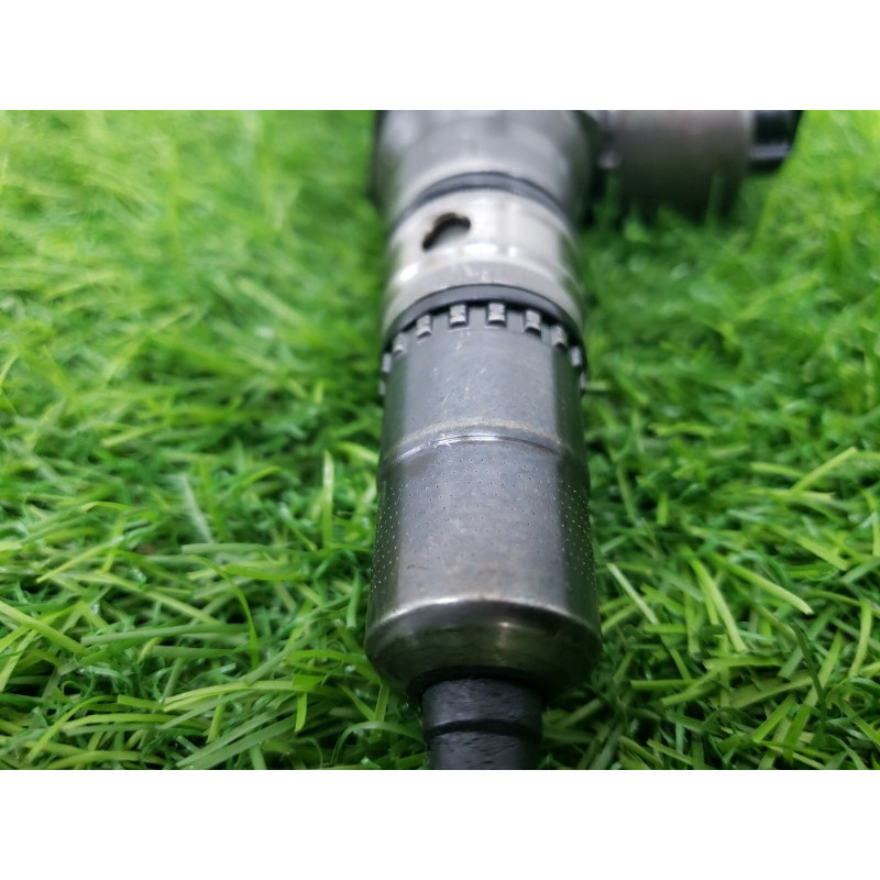 Форсунка топливная (топливная система) Volkswagen Golf 1K 2004 2.0 BKD 03G130073B