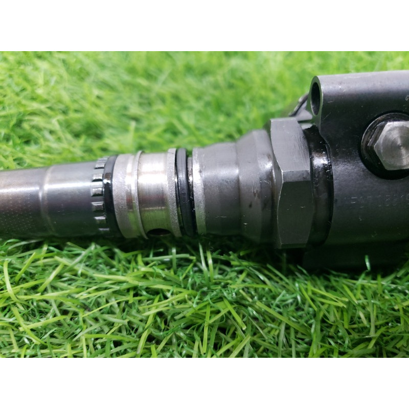 Форсунка топливная (топливная система) Volkswagen Golf 1K 2004 2.0 BKD 03G130073B