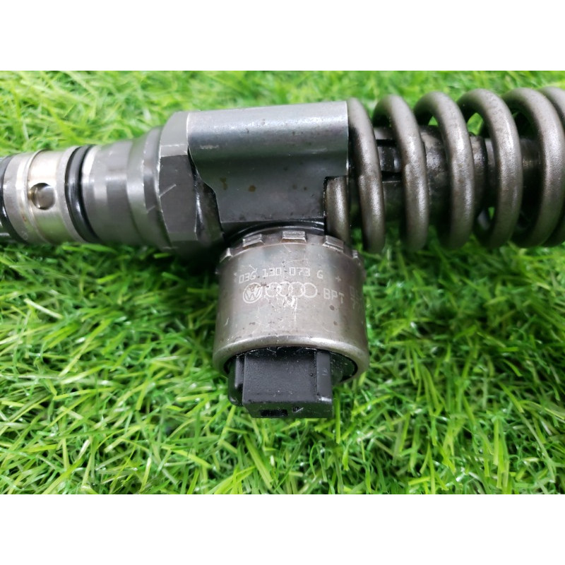 Форсунка топливная (топливная система) Volkswagen Golf 1K 2004 2.0 BKD 03G130073B