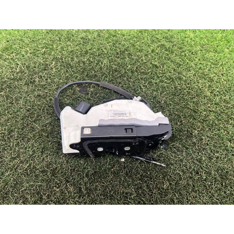 Замок двери (кузов и элементы) Volkswagen Amarok 2H 2012 2.0 5N0839016D