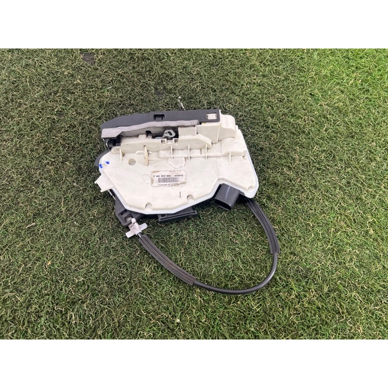 Замок двери (кузов и элементы) Volkswagen Amarok 2H 2012 2.0 5N0839016D