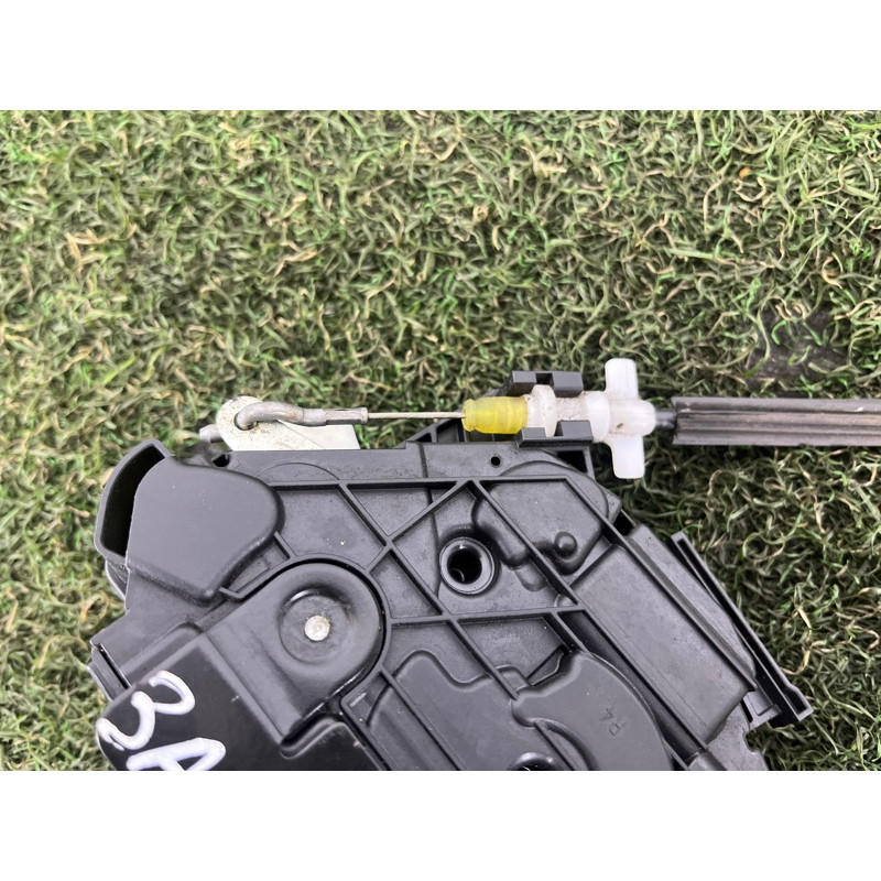 Замок двери (кузов и элементы) Volkswagen Amarok 2H 2012 2.0 5N0839016D