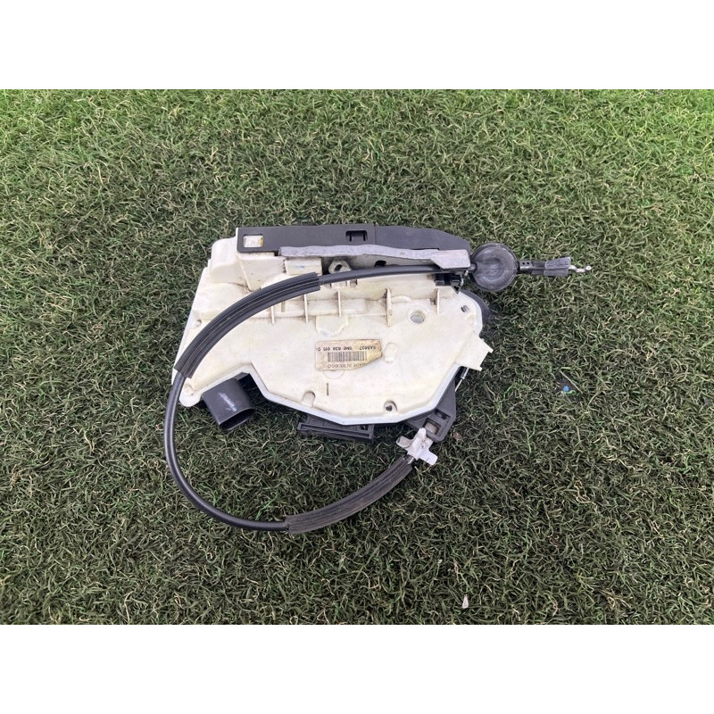 Замок двери (кузов и элементы) Volkswagen Amarok 2H 2012 2.0 5N0839015D