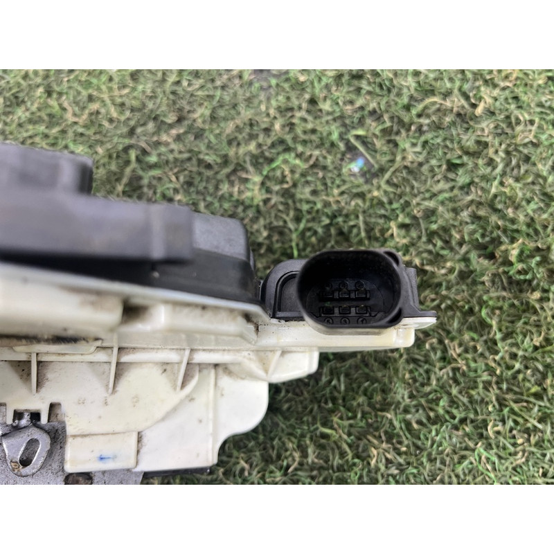 Замок двери (кузов и элементы) Volkswagen Amarok 2H 2012 2.0 5N0839015D