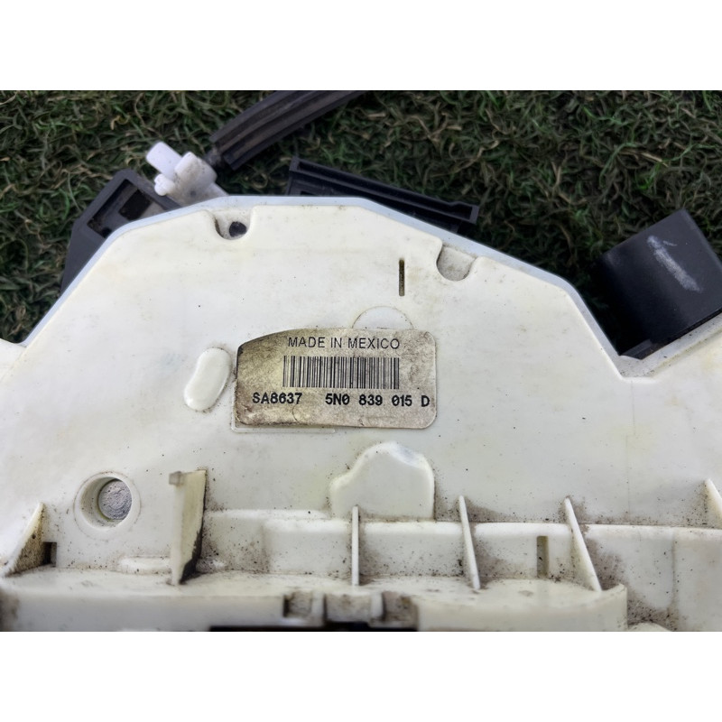 Замок двери (кузов и элементы) Volkswagen Amarok 2H 2012 2.0 5N0839015D