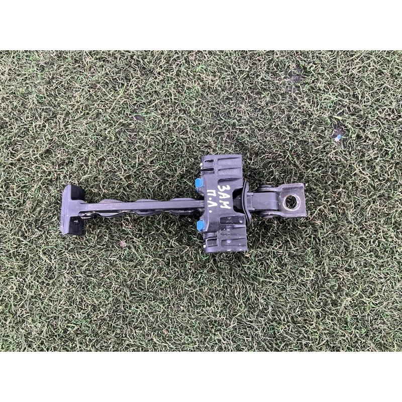 Ограничитель двери (кузов и элементы) Volkswagen Amarok 2H 2012 2.0 2H0837249