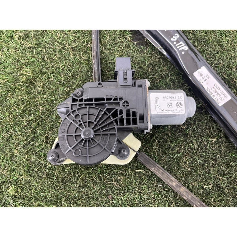 Механизм стеклоподъемника с мотором (кузов и элементы) Volkswagen Amarok 2H 2012 2.0 2H7839402C