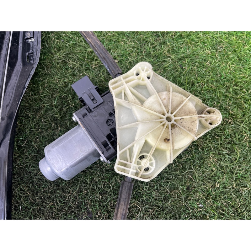 Механизм стеклоподъемника с мотором (кузов и элементы) Volkswagen Amarok 2H 2012 2.0 2H7839402C