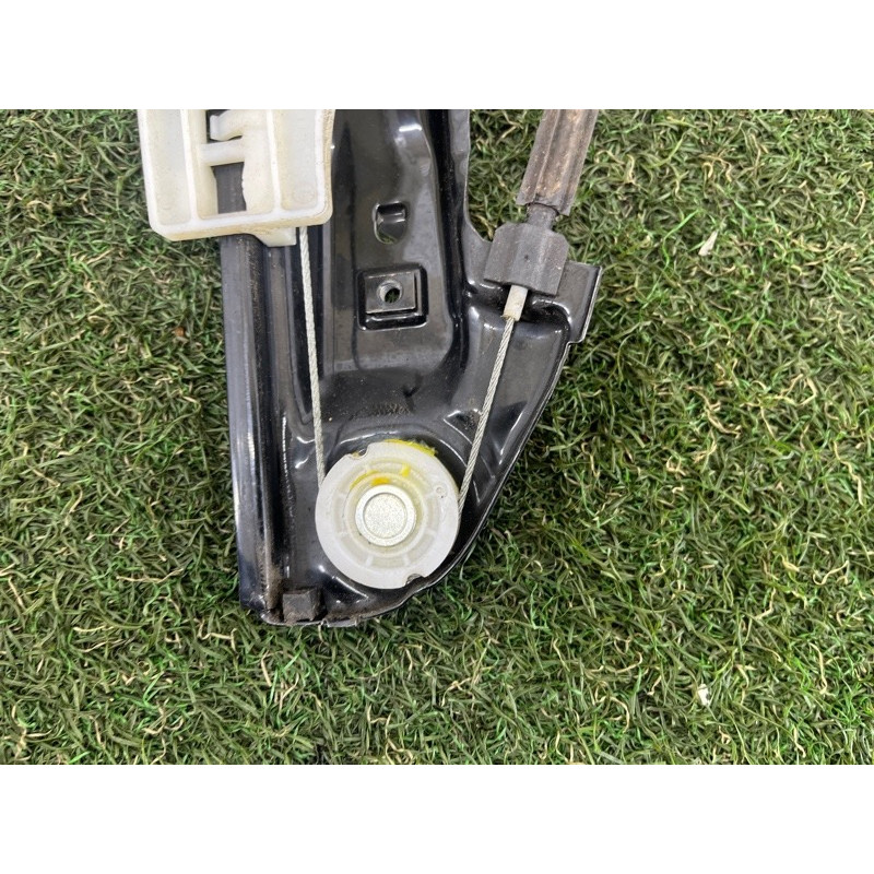 Механизм стеклоподъемника с мотором (кузов и элементы) Volkswagen Amarok 2H 2012 2.0 2H7839402C