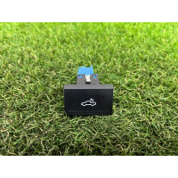 Кнопка освещения багажного отсека