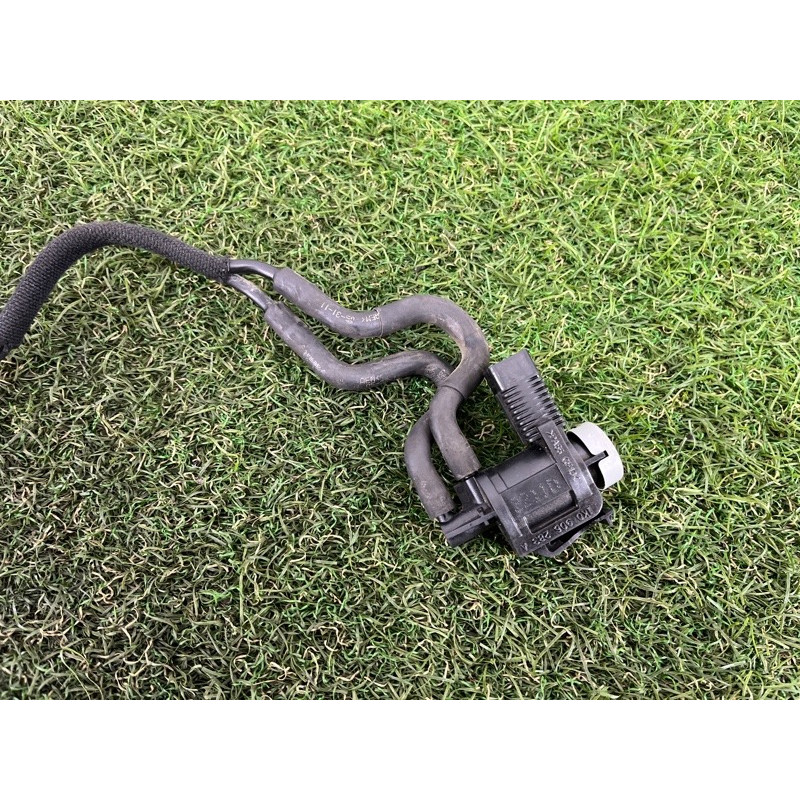 Вакуумний клапан (двигун та елементи) Volkswagen Touareg II NF 2013 3.0 7P0133798H