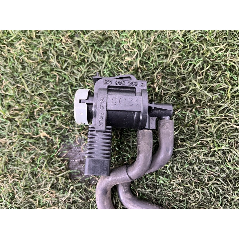 Вакуумний клапан (двигун та елементи) Volkswagen Touareg II NF 2013 3.0 7P0133798H