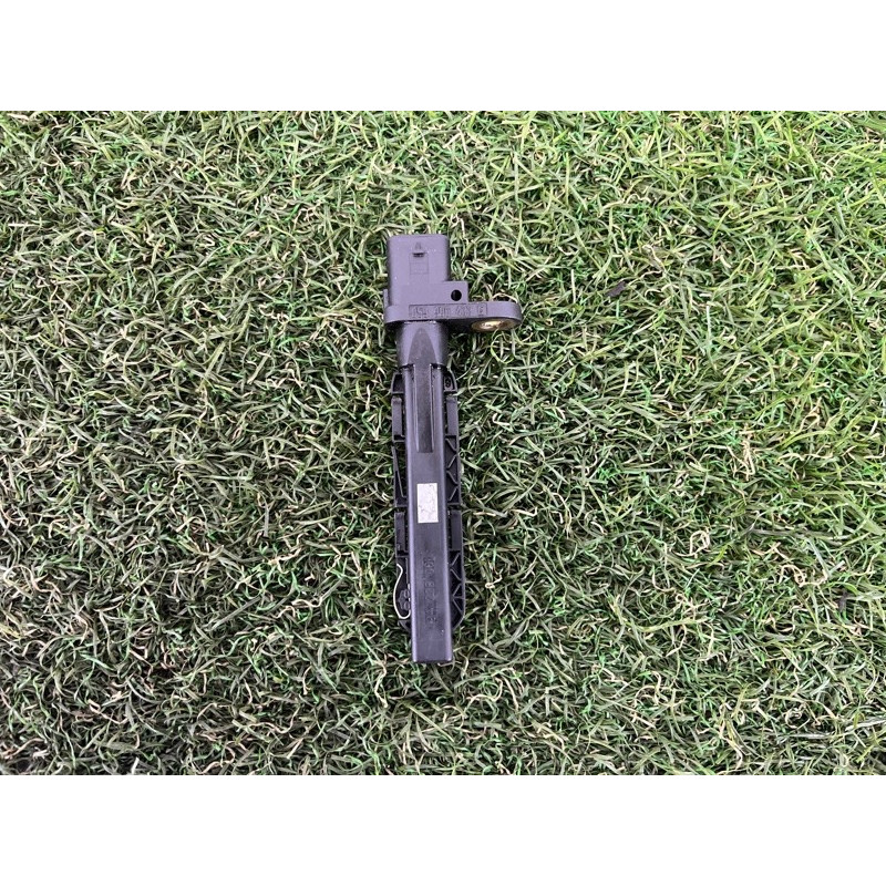 Датчик положения коленвала (электрика двигателя) Volkswagen Touareg II NF 2013 3.0 059906433E