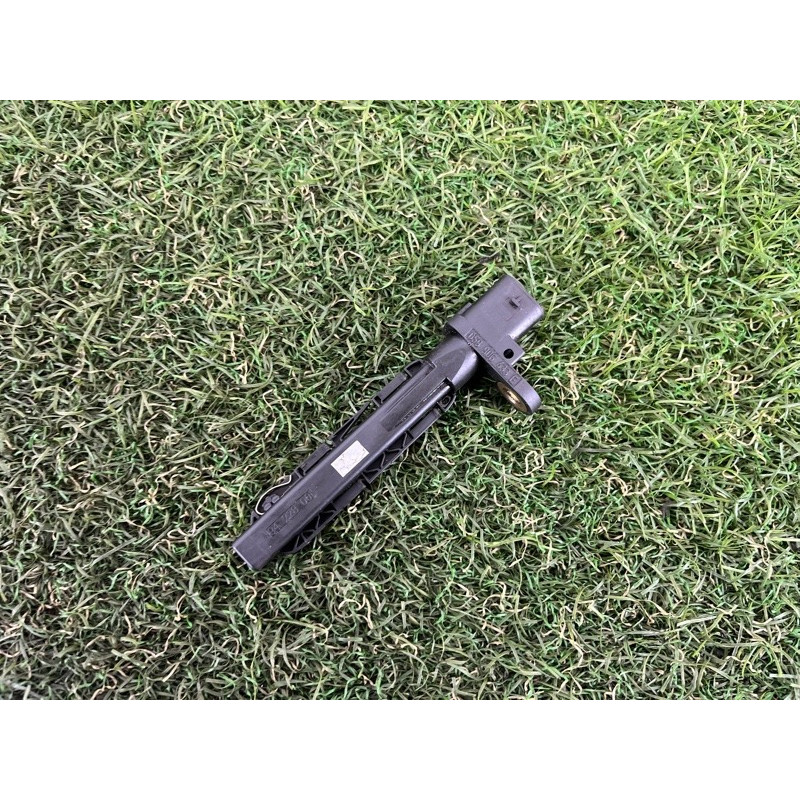 Датчик положения коленвала (электрика двигателя) Volkswagen Touareg II NF 2013 3.0 059906433E