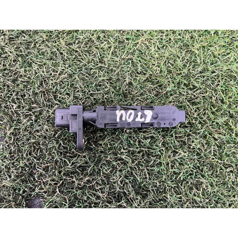 Датчик положения коленвала (электрика двигателя) Volkswagen Touareg II NF 2013 3.0 059906433E