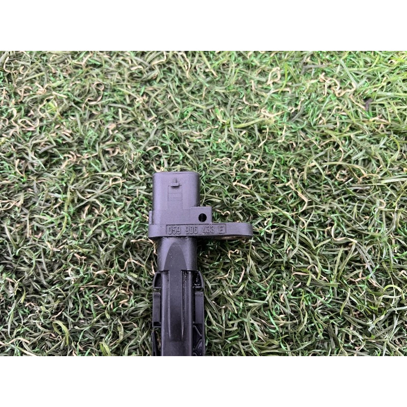 Датчик положения коленвала (электрика двигателя) Volkswagen Touareg II NF 2013 3.0 059906433E