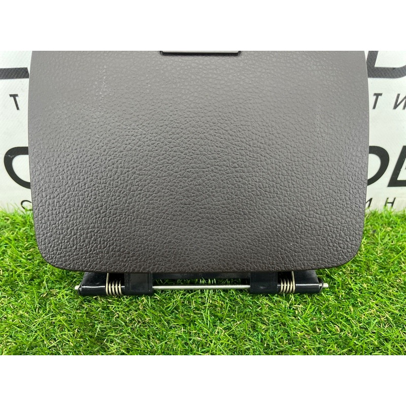 Бардачок водительский (салон) Volkswagen Touareg NF 2012 3.6 7P6857922G4A1