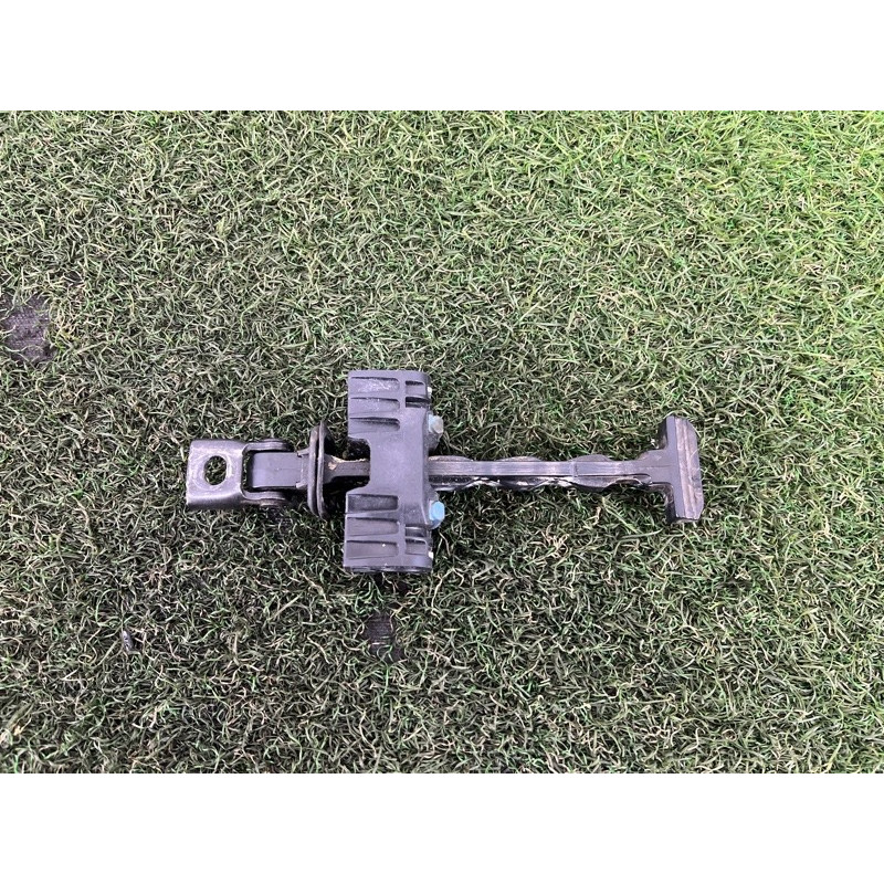 Ограничитель двери (кузов и элементы) Volkswagen Amarok 2H 2012 2.0 tdi 2H0837249