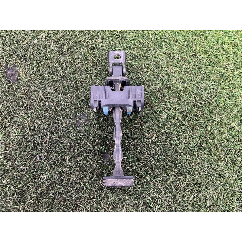 Ограничитель двери (кузов и элементы) Volkswagen Amarok 2H 2012 2.0 tdi 2H0837249