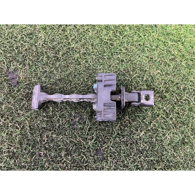 Ограничитель двери (кузов и элементы) Volkswagen Amarok 2H 2012 2.0 tdi 2H0837249