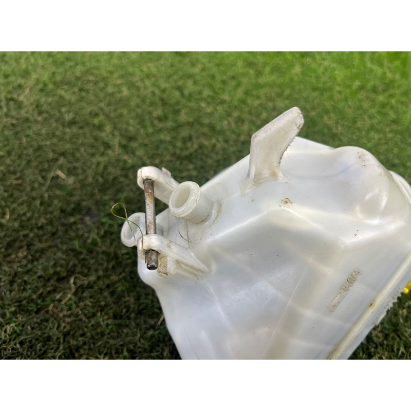 Бачок тормозной жидкости (тормозная система) Volkswagen Amarok 2H 2012 2.0 2H0611303