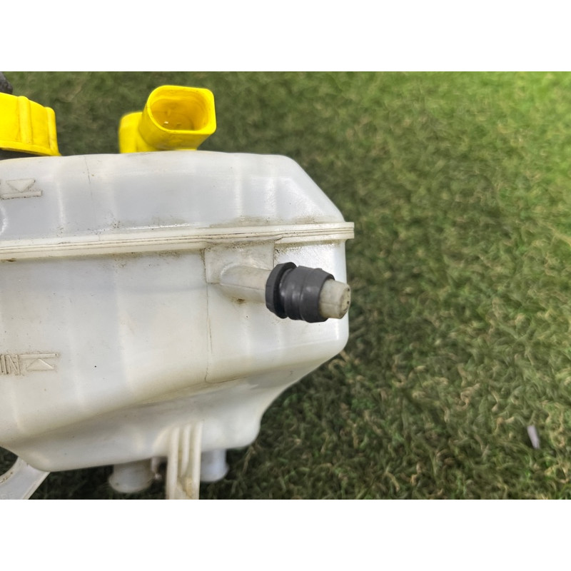 Бачок тормозной жидкости (тормозная система) Volkswagen Amarok 2H 2012 2.0 2H0611303