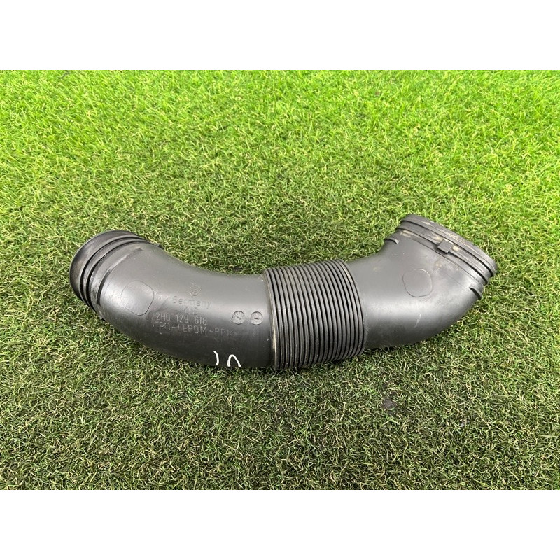 Патрубок воздушного фильтра (впускная система) Volkswagen Amarok 2H 2012 2.0 2H0129618