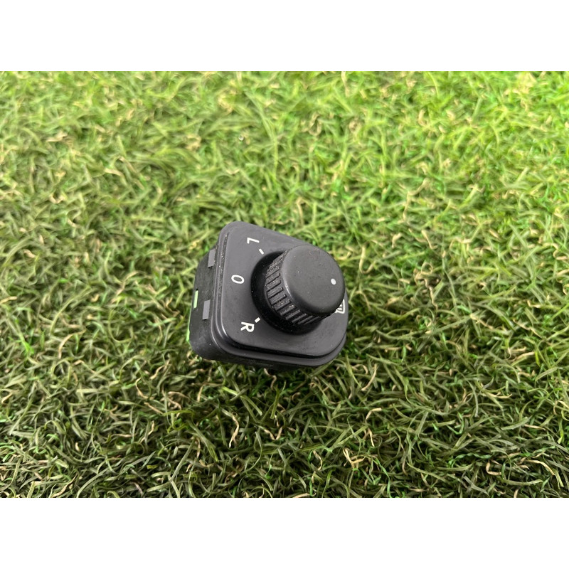 Кнопка регулировки зеркала (электрика / кнопки) Volkswagen Amarok 2H 2012 2.0 tdi 2H0959565REH