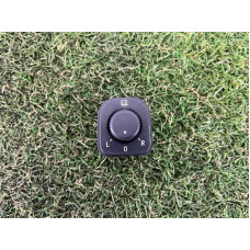 Кнопка регулировки зеркала