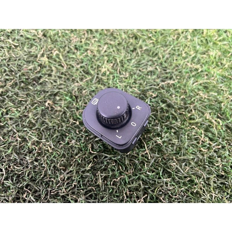 Кнопка регулировки зеркала (электрика / кнопки) Volkswagen Amarok 2H 2012 2.0 2H0959565REH