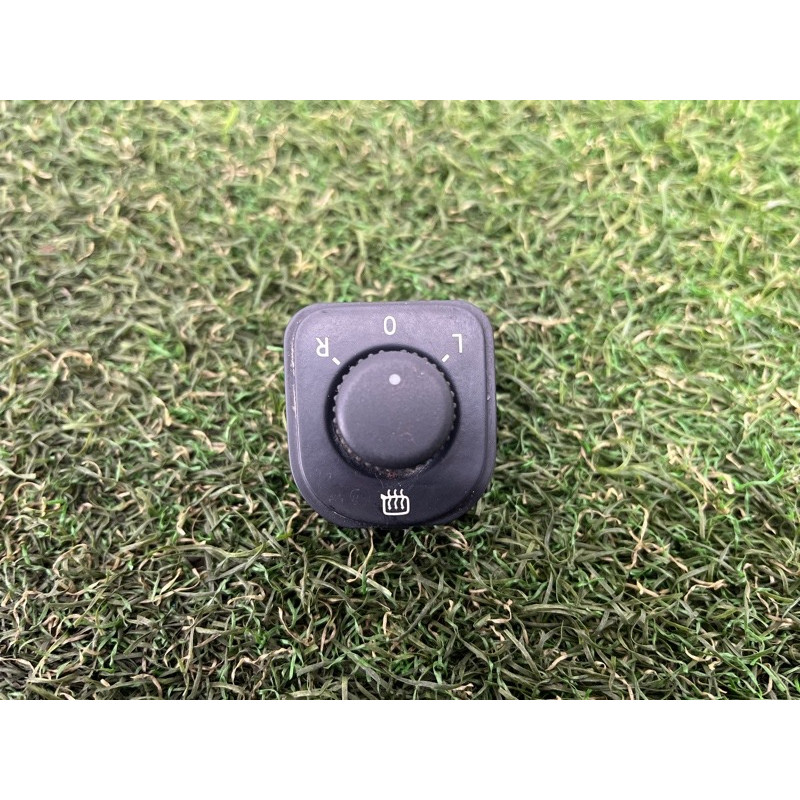 Кнопка регулировки зеркала (электрика / кнопки) Volkswagen Amarok 2H 2012 2.0 2H0959565REH