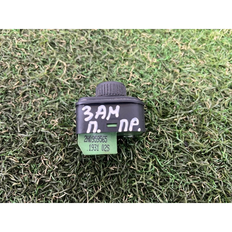 Кнопка регулировки зеркала (электрика / кнопки) Volkswagen Amarok 2H 2012 2.0 2H0959565REH