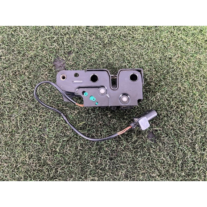 Замок капота (кузов и элементы) Volkswagen Amarok 2H 2012 2.0 1Z0823509E