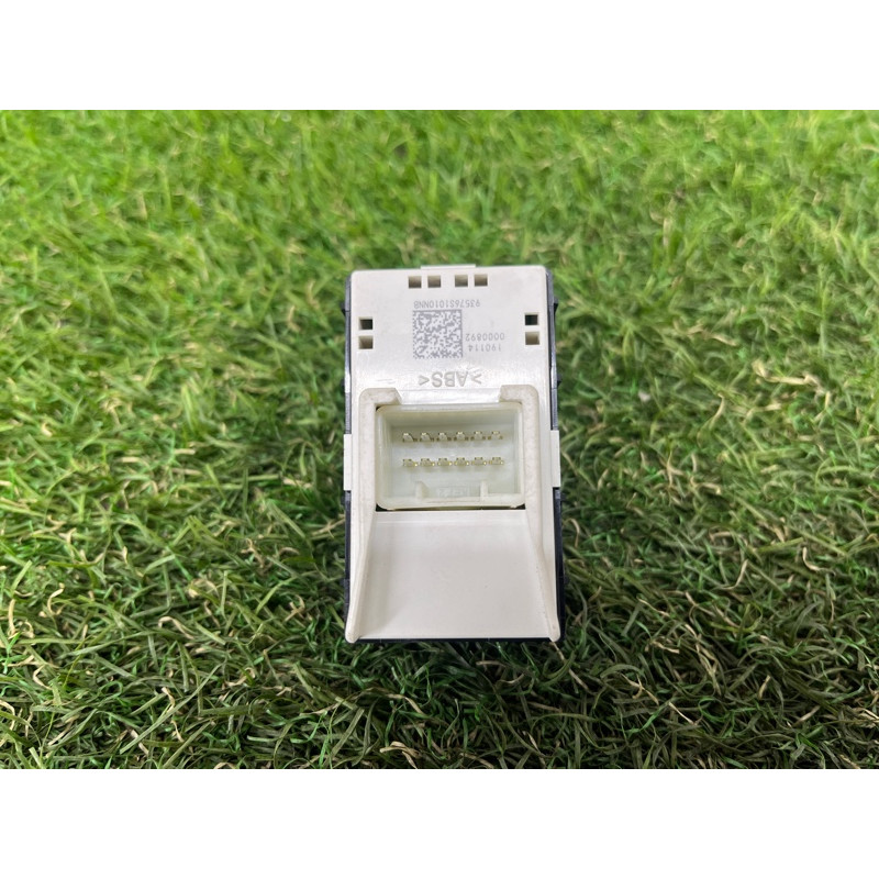 Кнопка стеклоподъемника (электрика / кнопки) Hyundai Santa Fe TM 2019 2.4GDI 93576S1010NNB