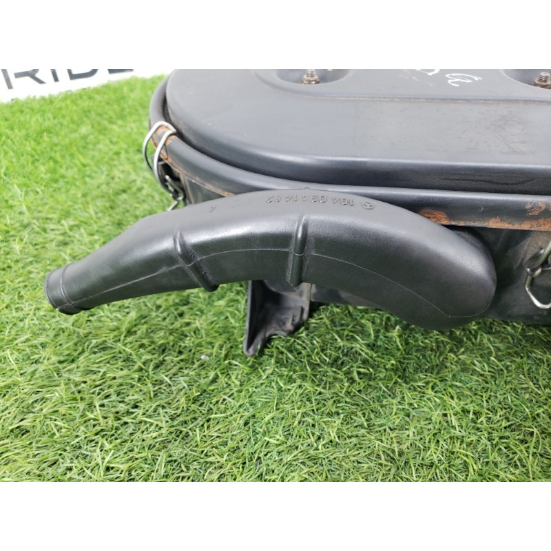 Корпус воздушного фильтра (впускная система) Mercedes-Benz E-class W124 1990 3.2 A0160946602