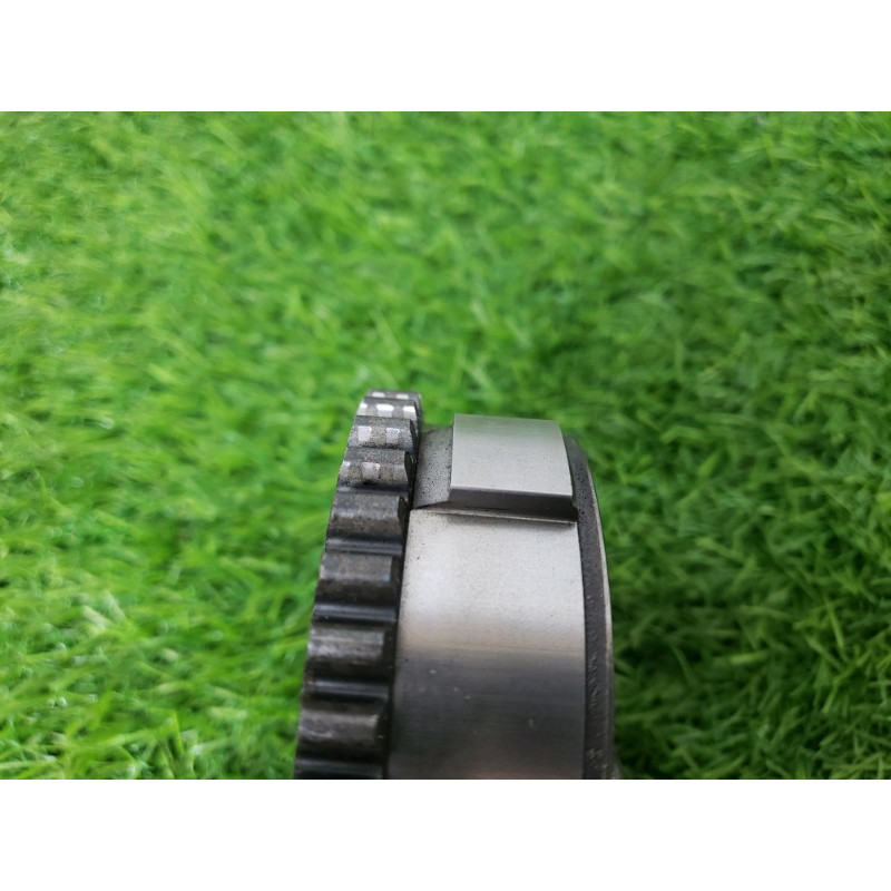 Шестерня выпускного распредвала (двигатель и элементы) FORD Focus MK3 2012 2.0 CP9Z6C525D