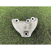 Кріплення подушки двигуна