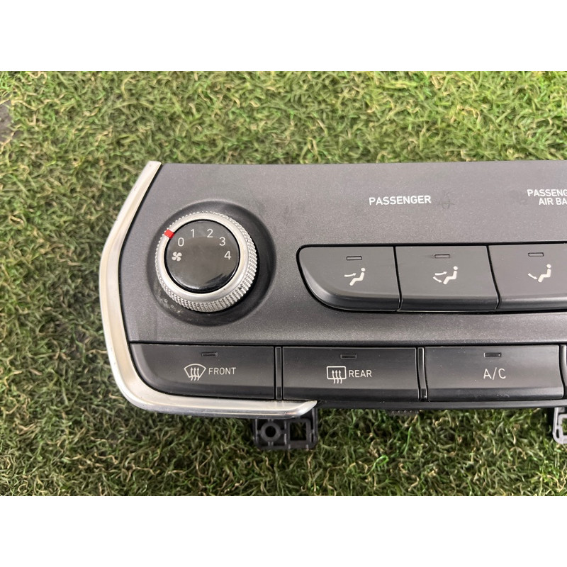 Блок управления климат-контролем (электрика / блок управления) Hyundai Santa Fe TM 2019 2.4GDI 97250S2AA0UMB