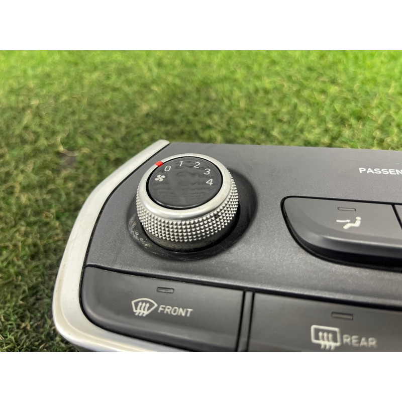 Блок управления климат-контролем (электрика / блок управления) Hyundai Santa Fe TM 2019 2.4GDI 97250S2AA0UMB