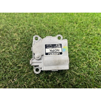 Привод заслонки отопителя