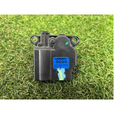 Привод заслонки отопителя