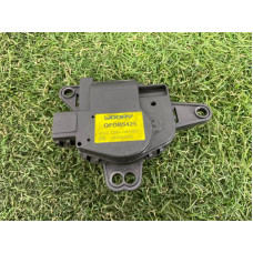 Привод заслонки отопителя