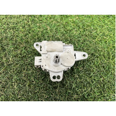 Привод заслонки отопителя