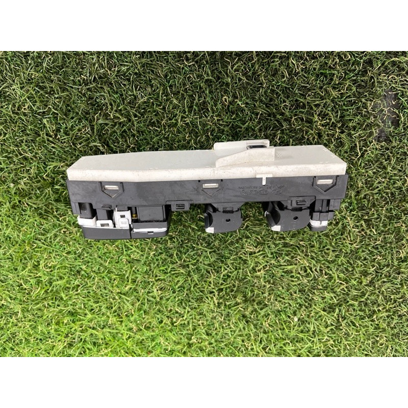 Блок кнопок стеклоподъемников (электрика / кнопки) Hyundai Santa Fe TM 2019 2.4GDI 93571S1050NNB