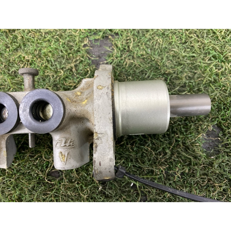 Главный тормозной цилиндр (тормозная система) BMW 3-series E46 2001 M54B30 34316751442